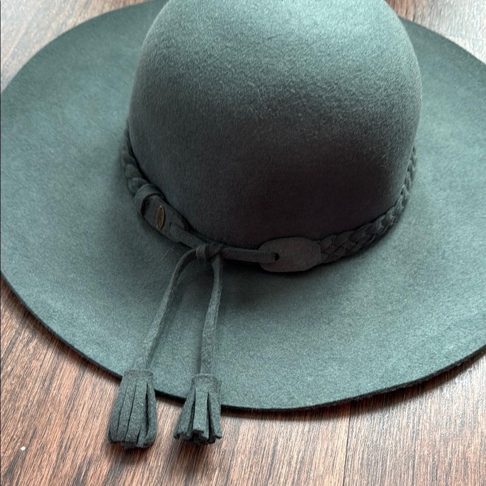 O'Neill Green Wide-Brimmed Hat with Tassel Detail